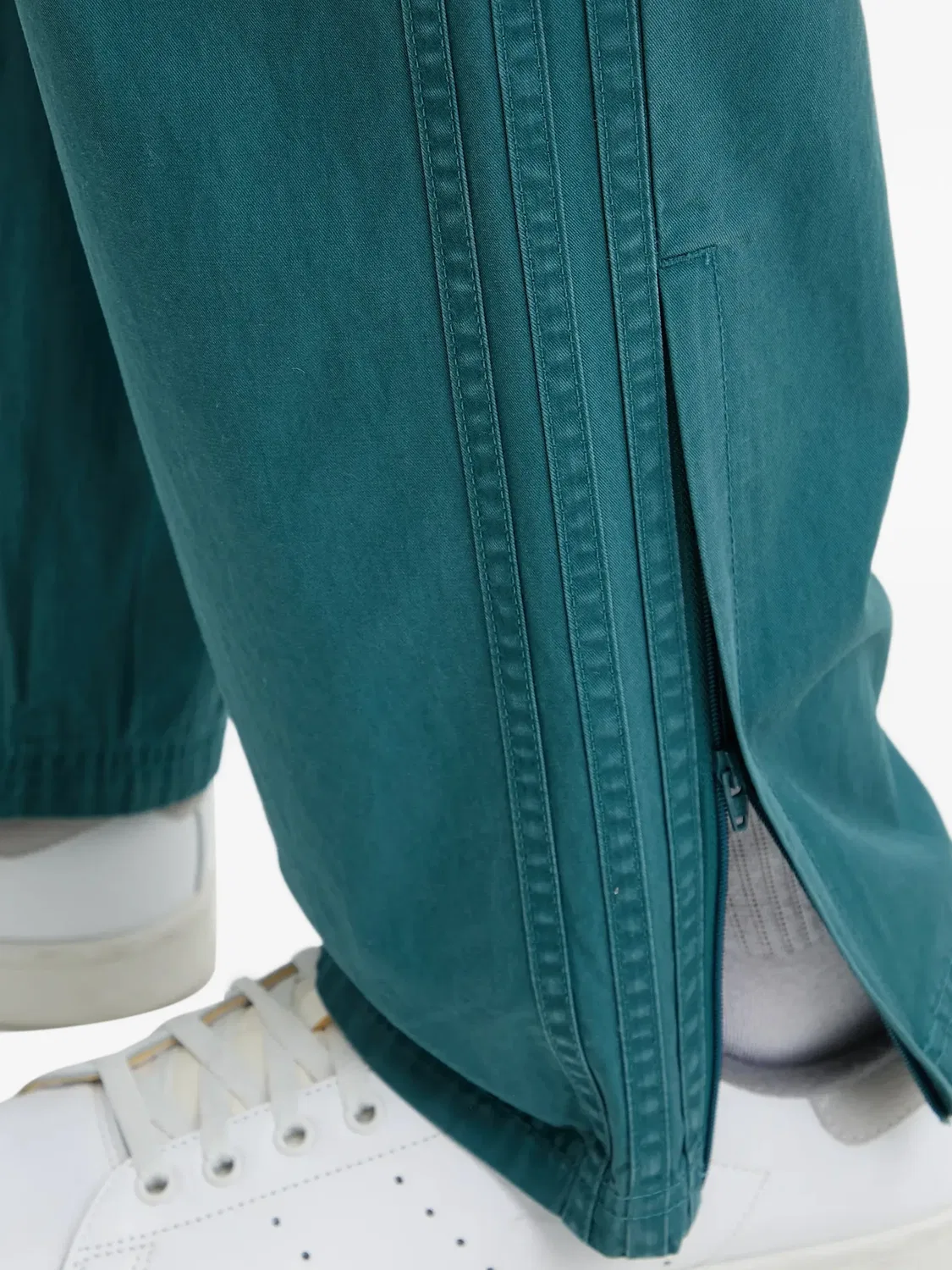 Спортивные брюки с полосками adidas, зеленый — фото 4
