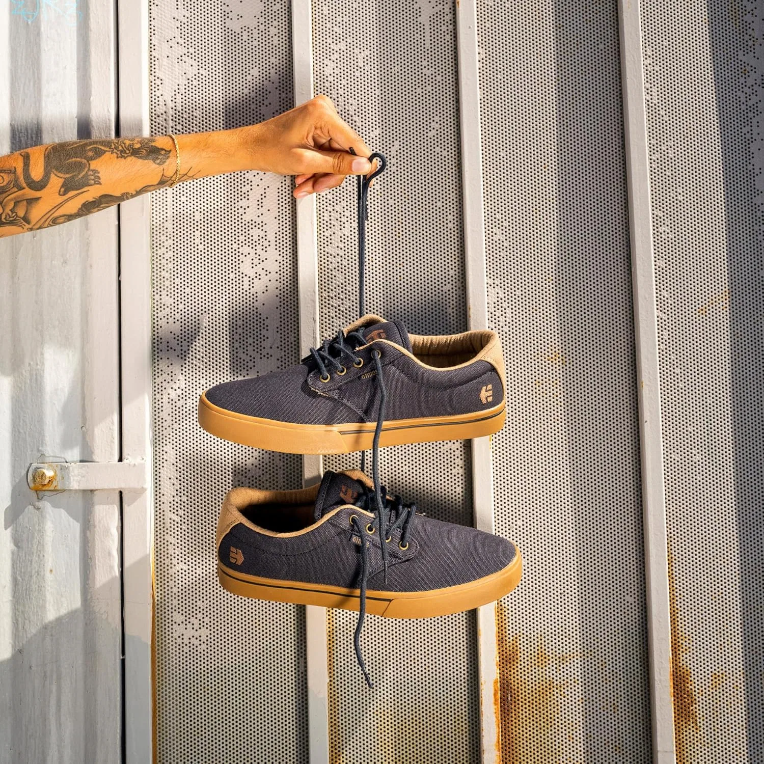 Кроссовки для скейтбординга Etnies Jameson 2 Eco, Navy/Gum/Gold — фото 3