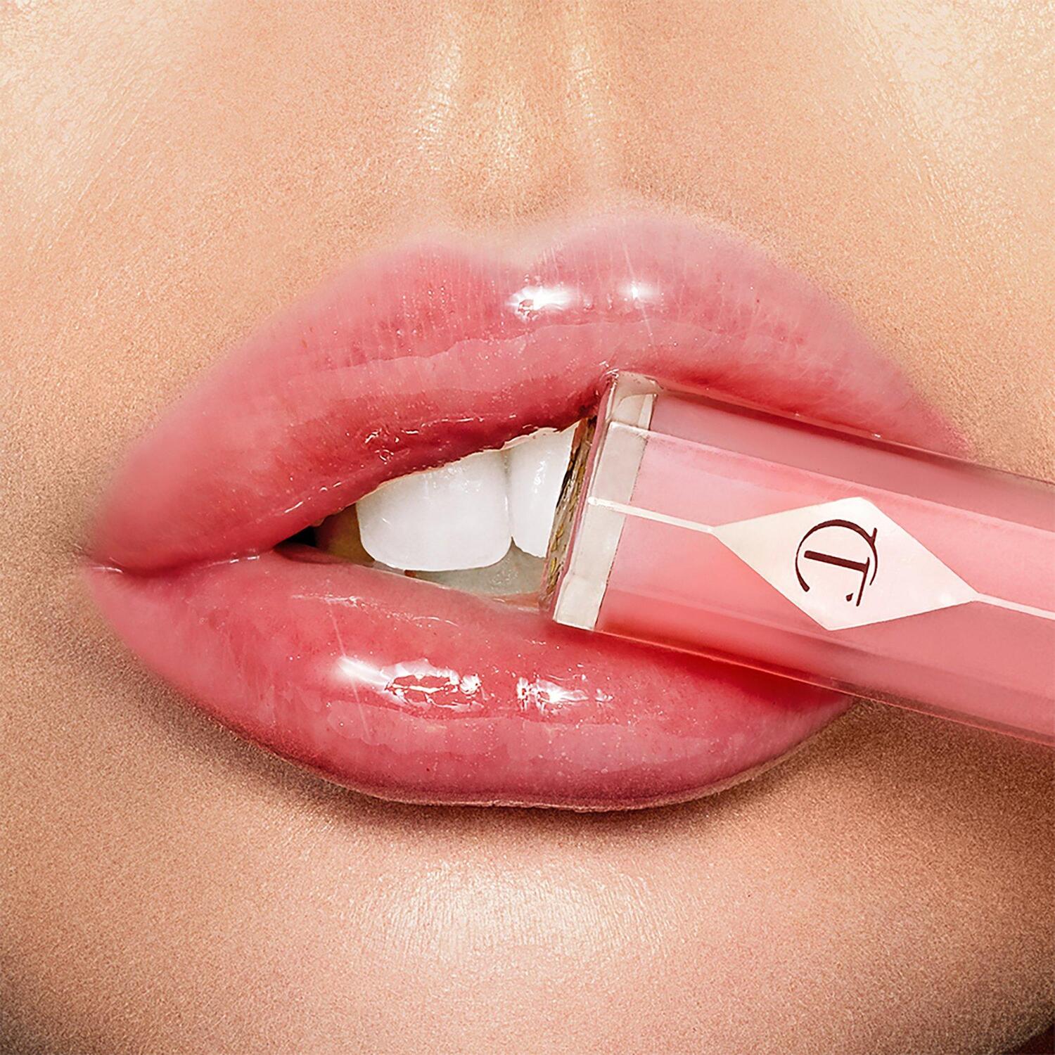 

Блеск для губ Lip Lustro Charlotte Tilbury, Hall Of Fame (sheer glossy pink)
