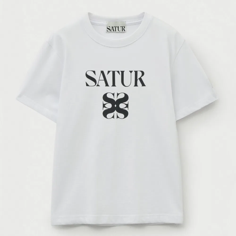 Детская футболка с классическим логотипом белая от Satur Kids — фото 2