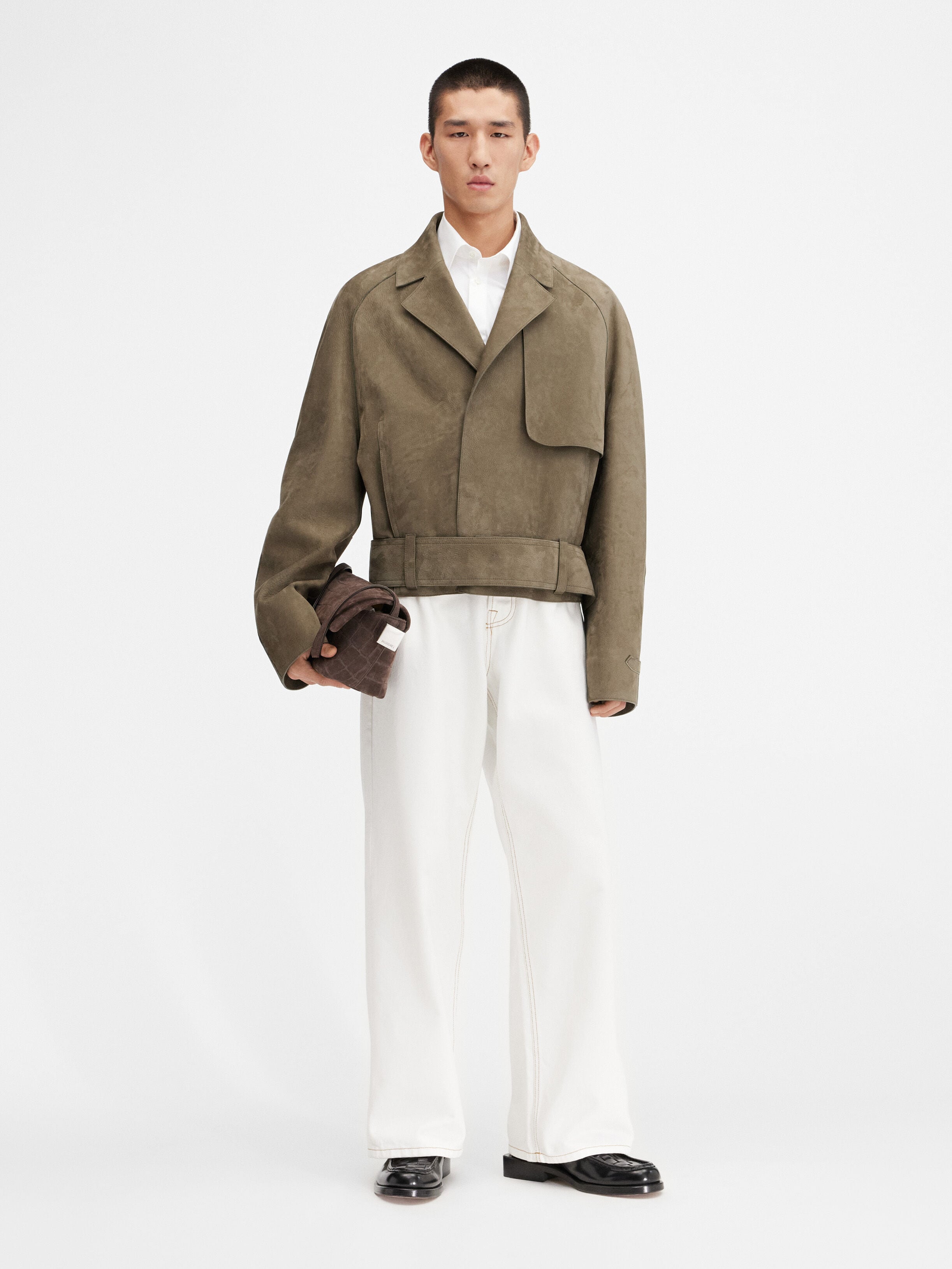 

Короткая кожаная куртка JACQUEMUS The Cabana leather jacket, цвет Light Khaki