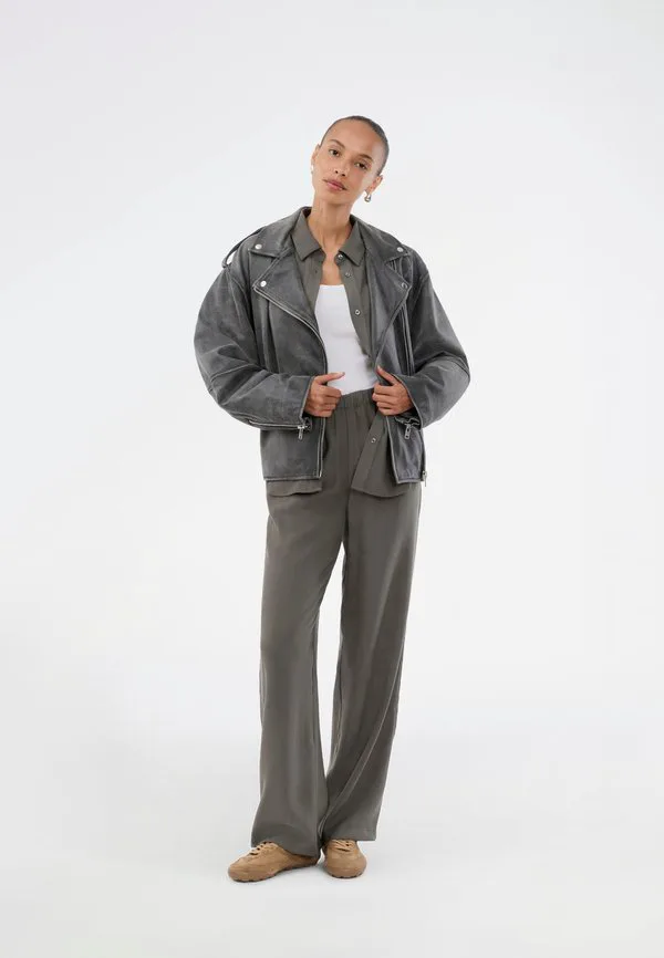 

Блузка на пуговицах sebastian Modström, Beluga