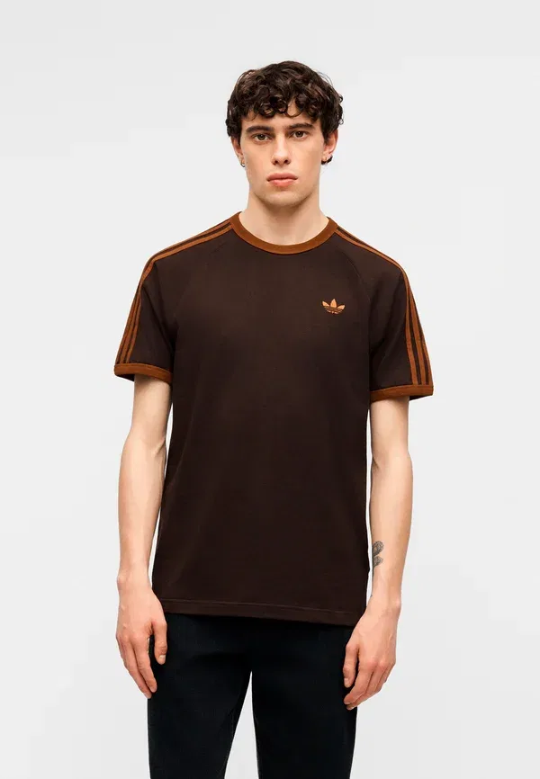 Футболка с принтом 3S tee Adidas Originals, цвет кофе с молоком/бронзовый — фото 3