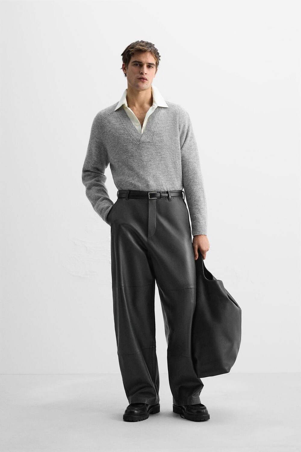 

Хлопковый свитер с v-образным вырезом ZARA, серый мергель