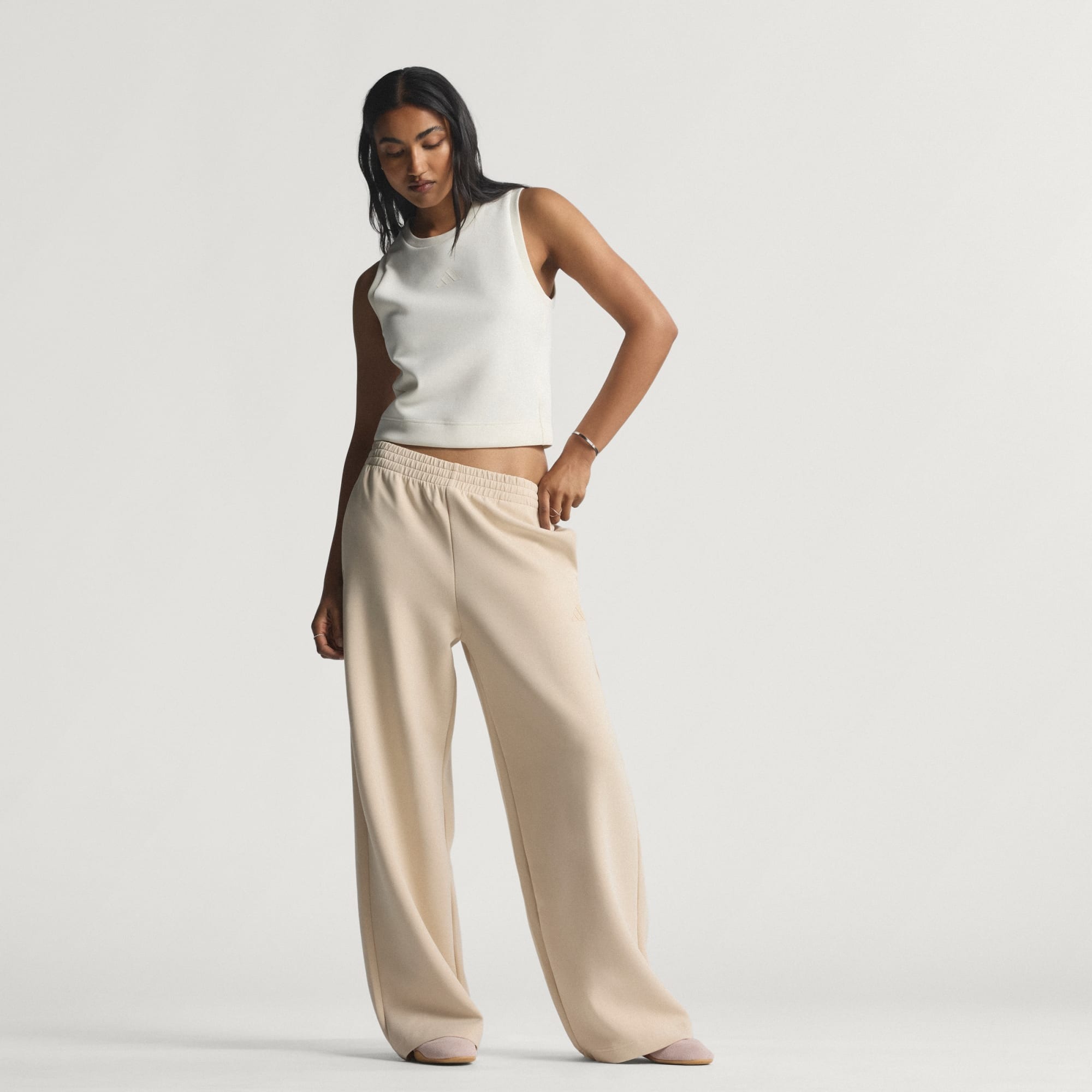 Спортивные брюки Adidas Soft Lux Straight Leg, бежевый — фото 2