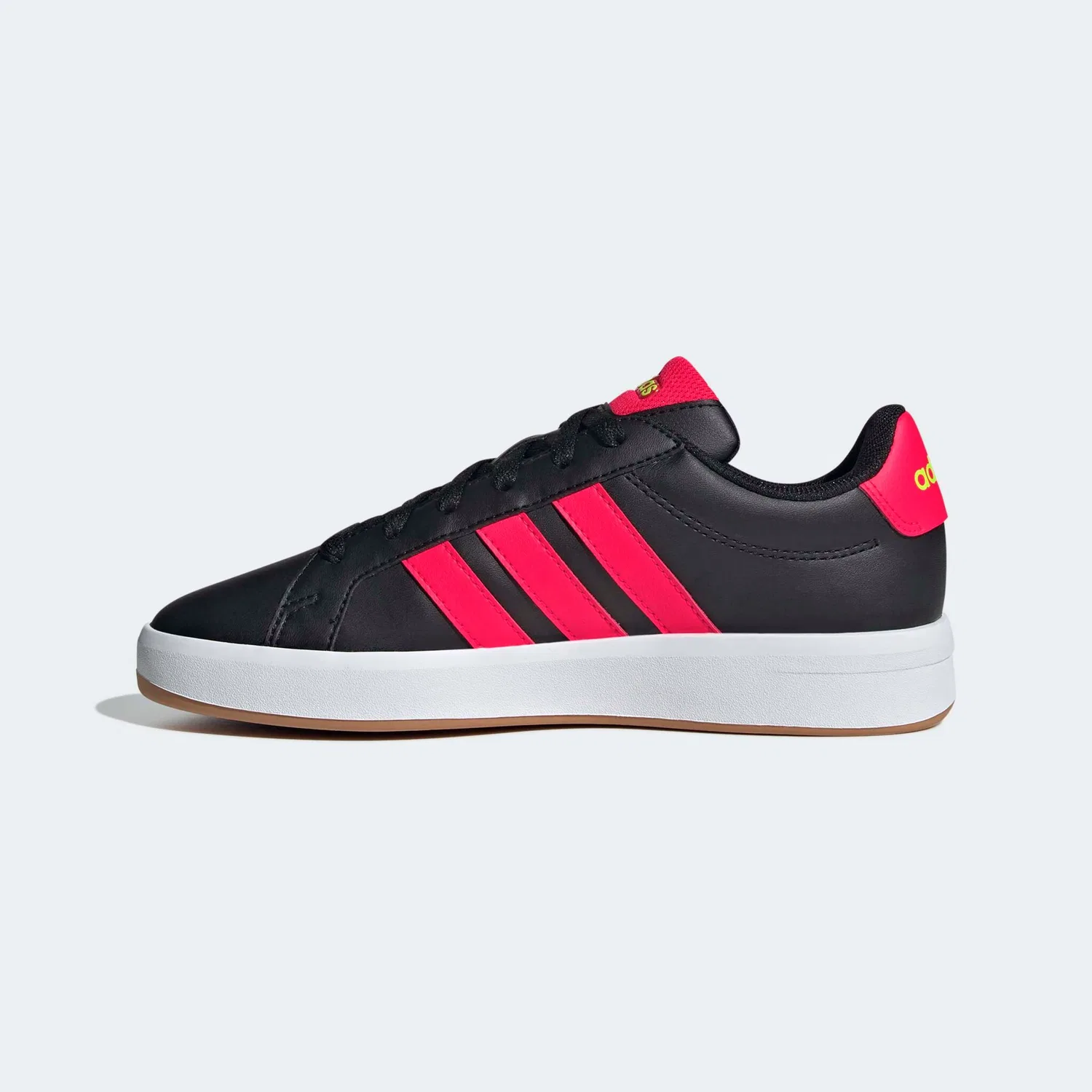 Детские кроссовки с тремя полосками Adidas Sportswear Grand Court 3.0, Core Black/Lucid Red/Lucid Lemon — фото 3