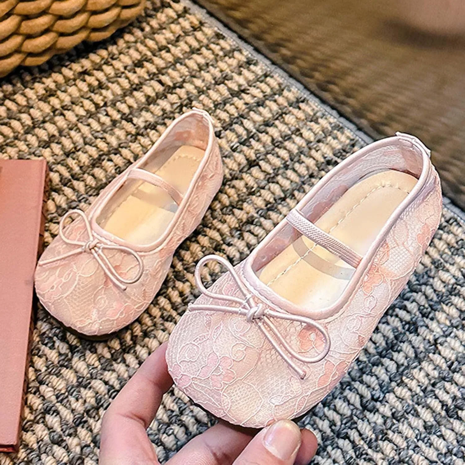 Детские балетки для девочек с вышивкой и бантом Lace Flats for Girls, Pink — фото 2