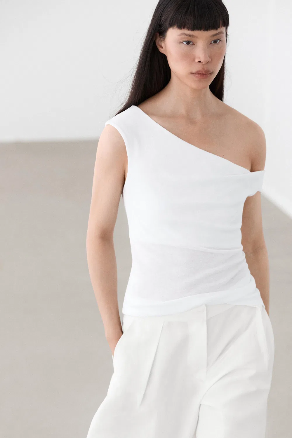 Топ Massimo Dutti, женский, асимметричный, кремовый