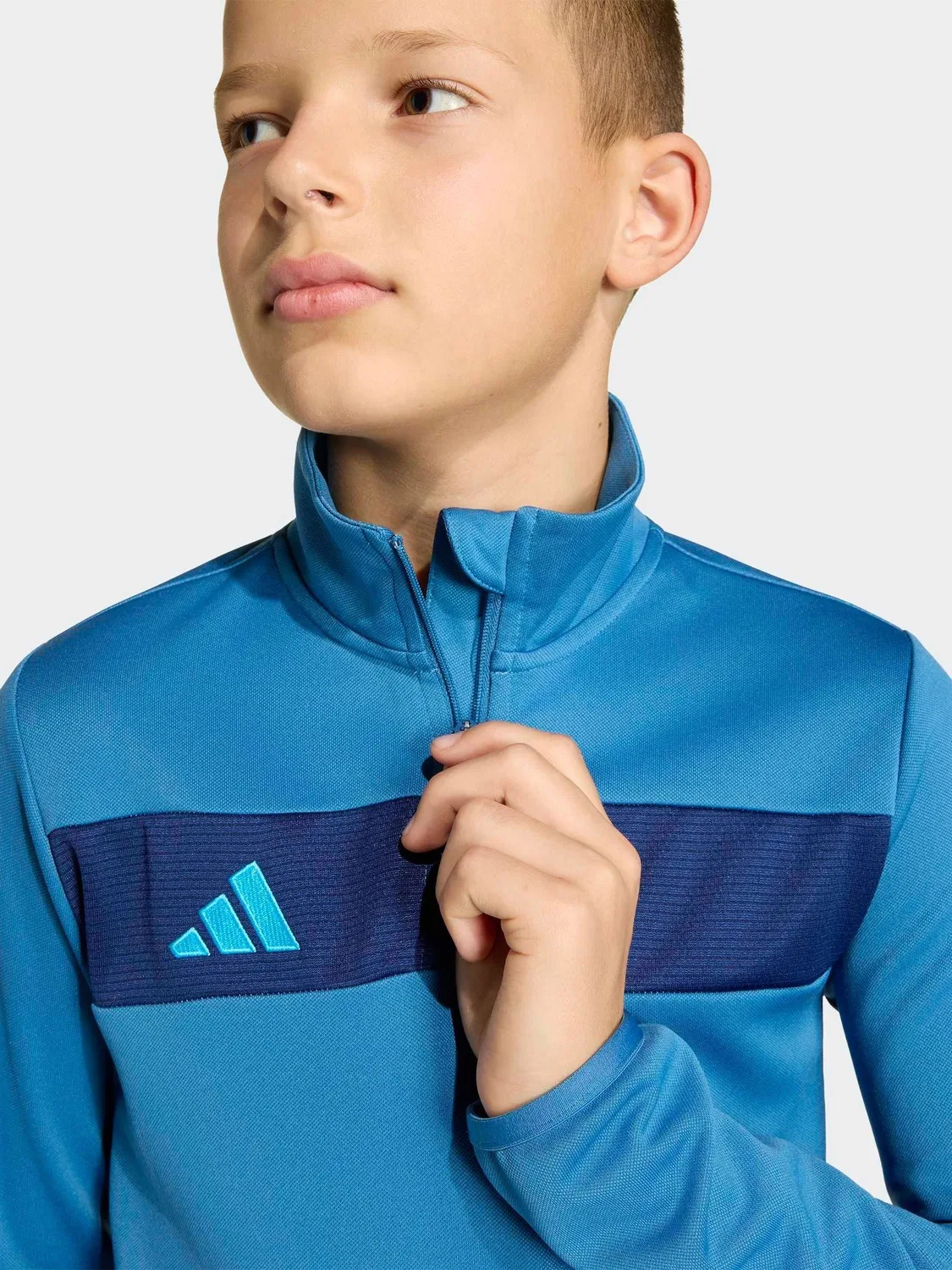 Тренировочная куртка Tiro 25 Essentials adidas, синяя — фото 4