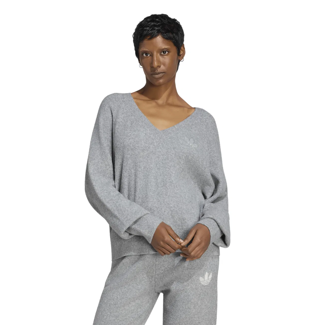 Женский свитшот с V-образным вырезом Essentials Knit V-Neck Sweatshirt adidas, Medium Grey Heather