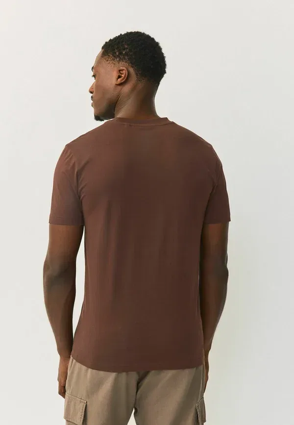 Футболка хлопковая Crew neck t-shirt Next, Brown Chocolate, коричневый/шоколадный — фото 3