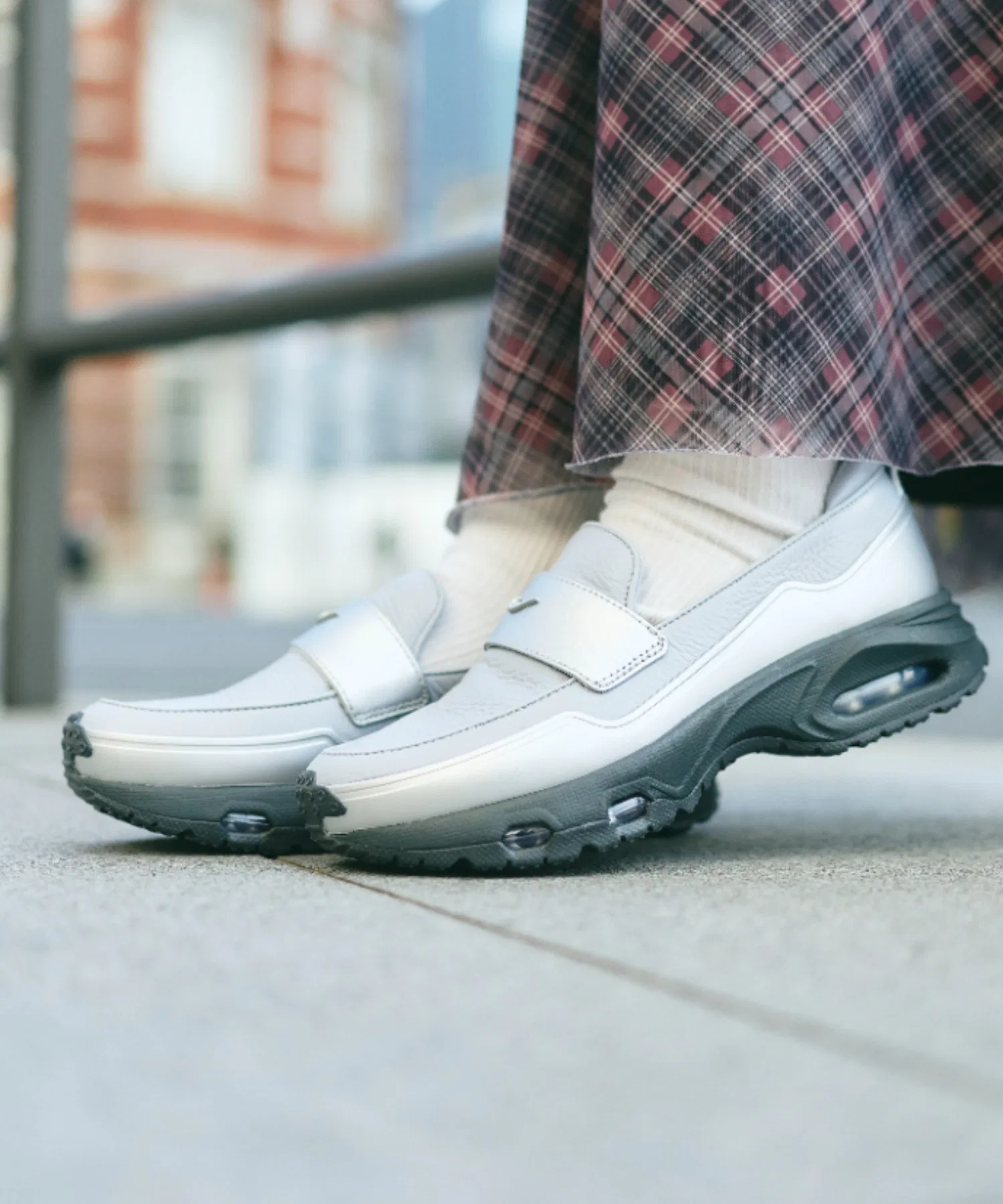 Унисекс кроссовки Nike Air Max Phenomena IV4690-099 серые — фото 3