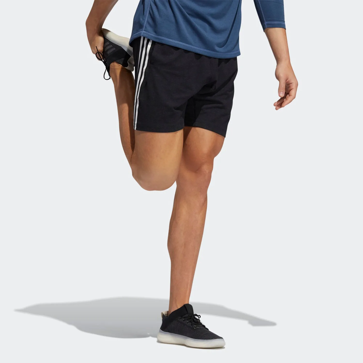 Adidas Спортивные шорты мужские AEROREADY черные — фото 3