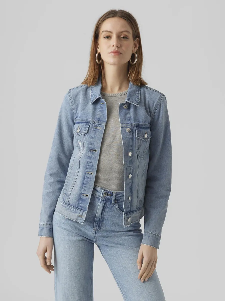 

Джинсовая куртка Vero Moda "VMZORICA LS DENIM JACKET MIX NOOS" со слегка потертыми эффектами, голубой