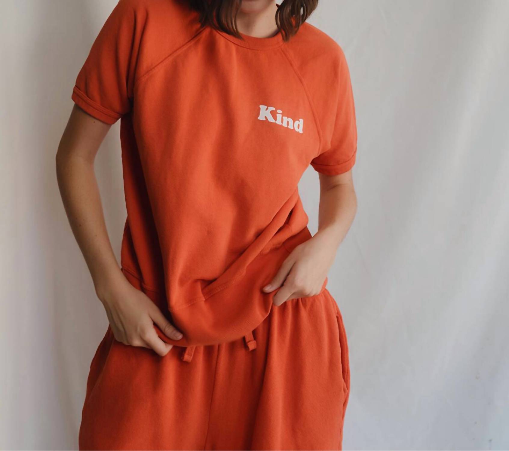 

Футболка Kind Raglan с регланными рукавами в винтажном черном цвете People of Leisure