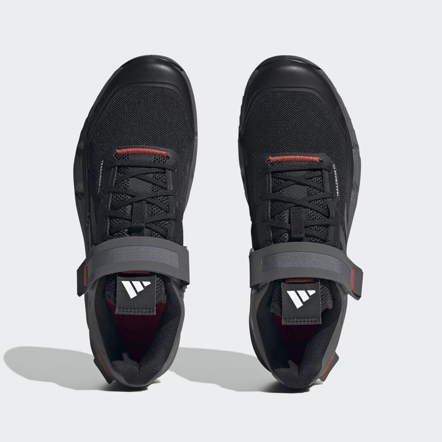 Кроссовки Five Ten Trailcross с клипсами для горного велосипеда Adidas, цвет Core Black/Grey Three/Red — фото 2