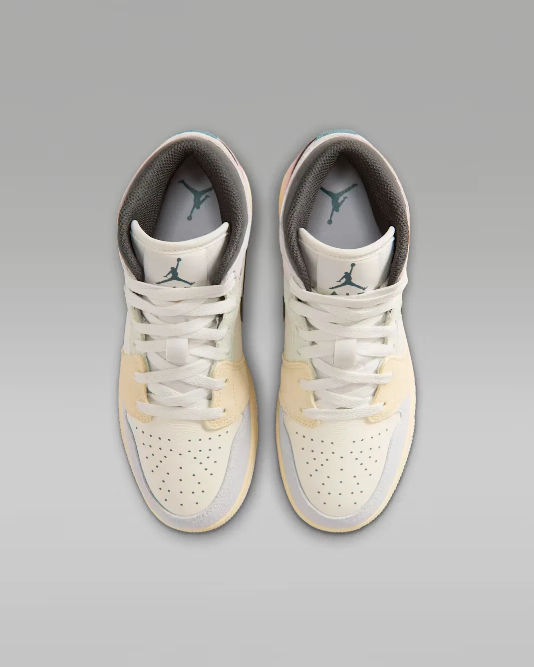 Кроссовки для детей постарше Air Jordan 1 Mid SE, Sail/Anthracite/Jade Aura/Iced Jade — фото 4
