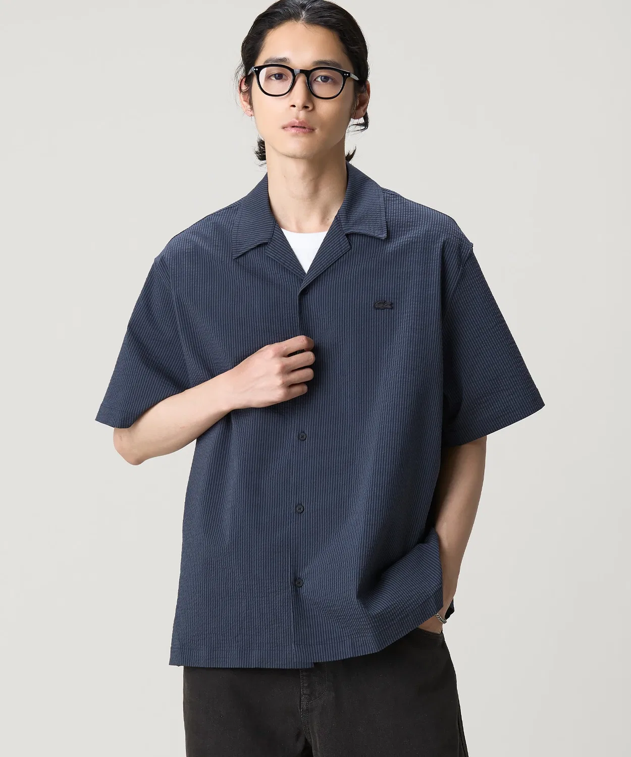 Мужская рубашка с коротким рукавом из сисакуера, свободный крой LACOSTE, Черный