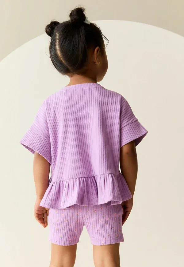 Комплект из футболки и шорт с цветочным принтом Short sleeve and set - shorts Next Lilac Purple, фиолетовый — фото 3