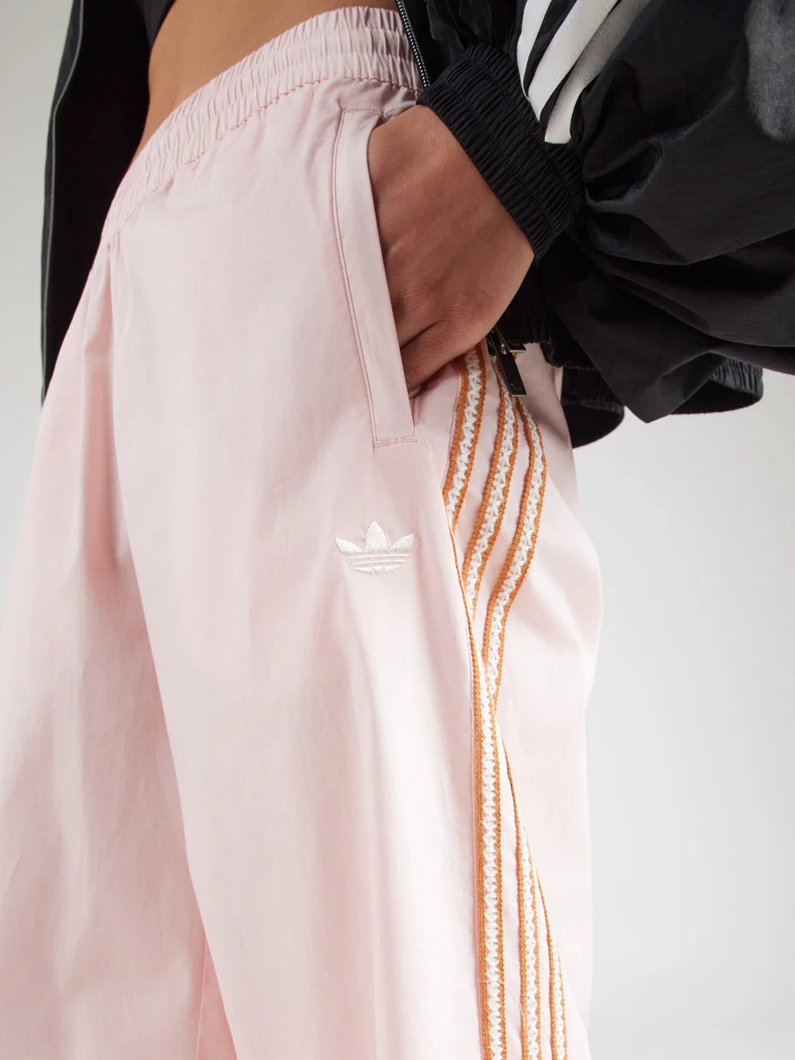 Брюки Adidas Originals с широкими штанинами, цвет розовый — фото 2