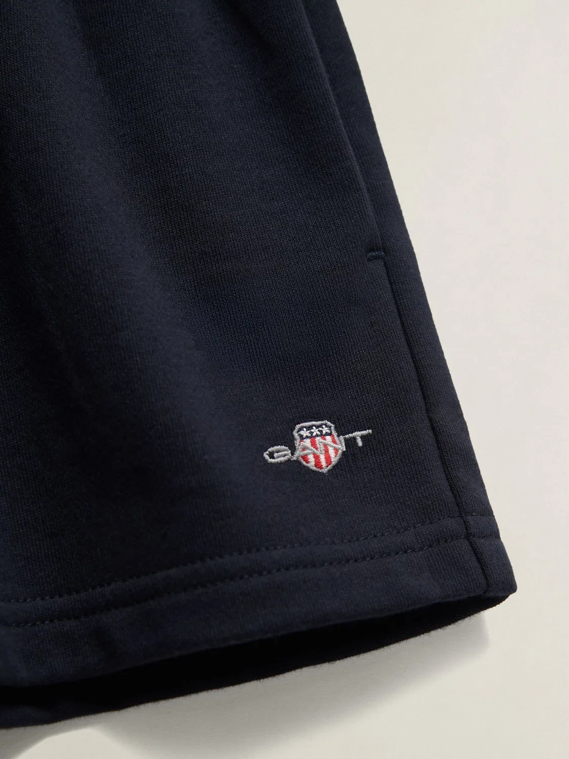 Шорты из футера Shield Gant, синие — фото 2