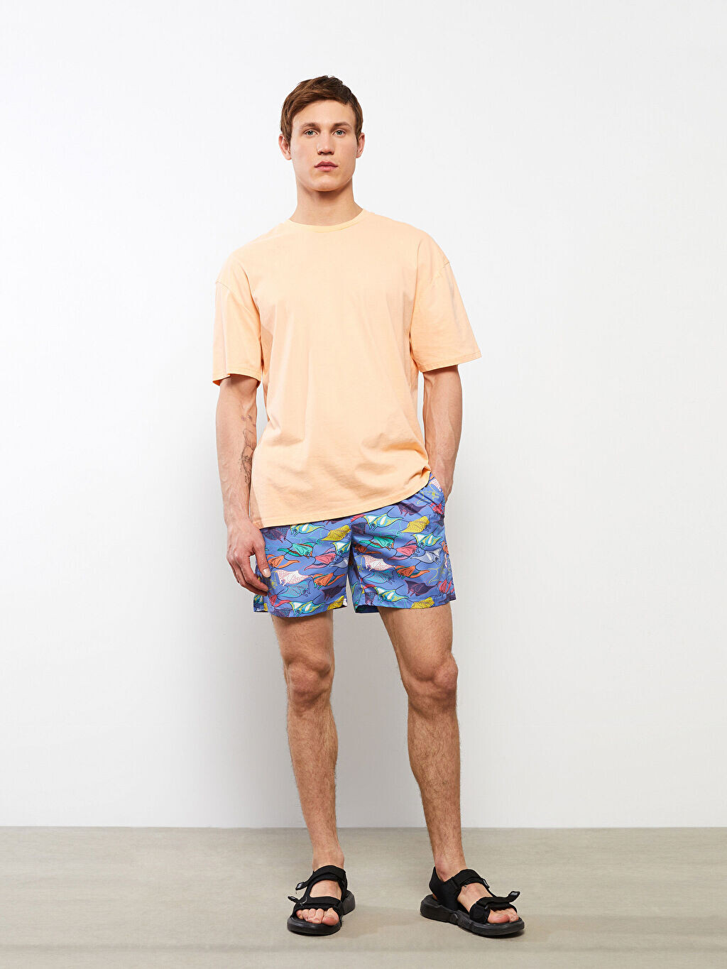 

Мужские короткие морские шорты с принтом LCW SWIMWEAR