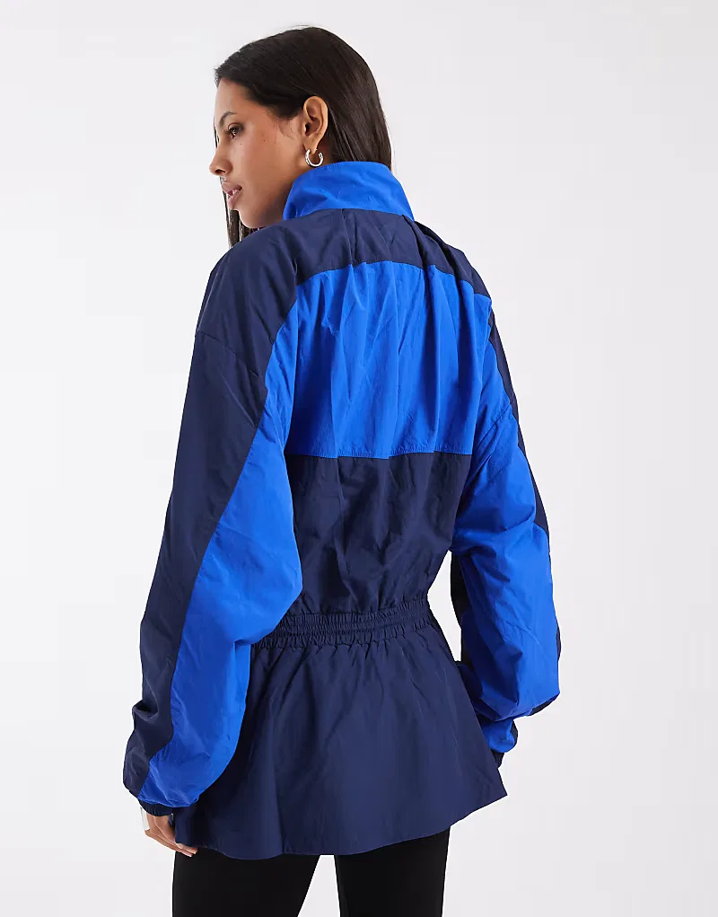 Спортивная куртка Adidas Originals с присборенной талией, сине-синий — фото 3