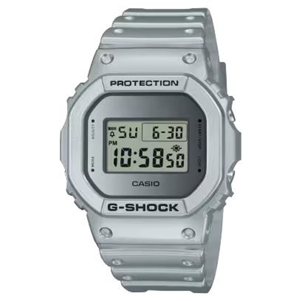 

Часы из серой смолы Casio
