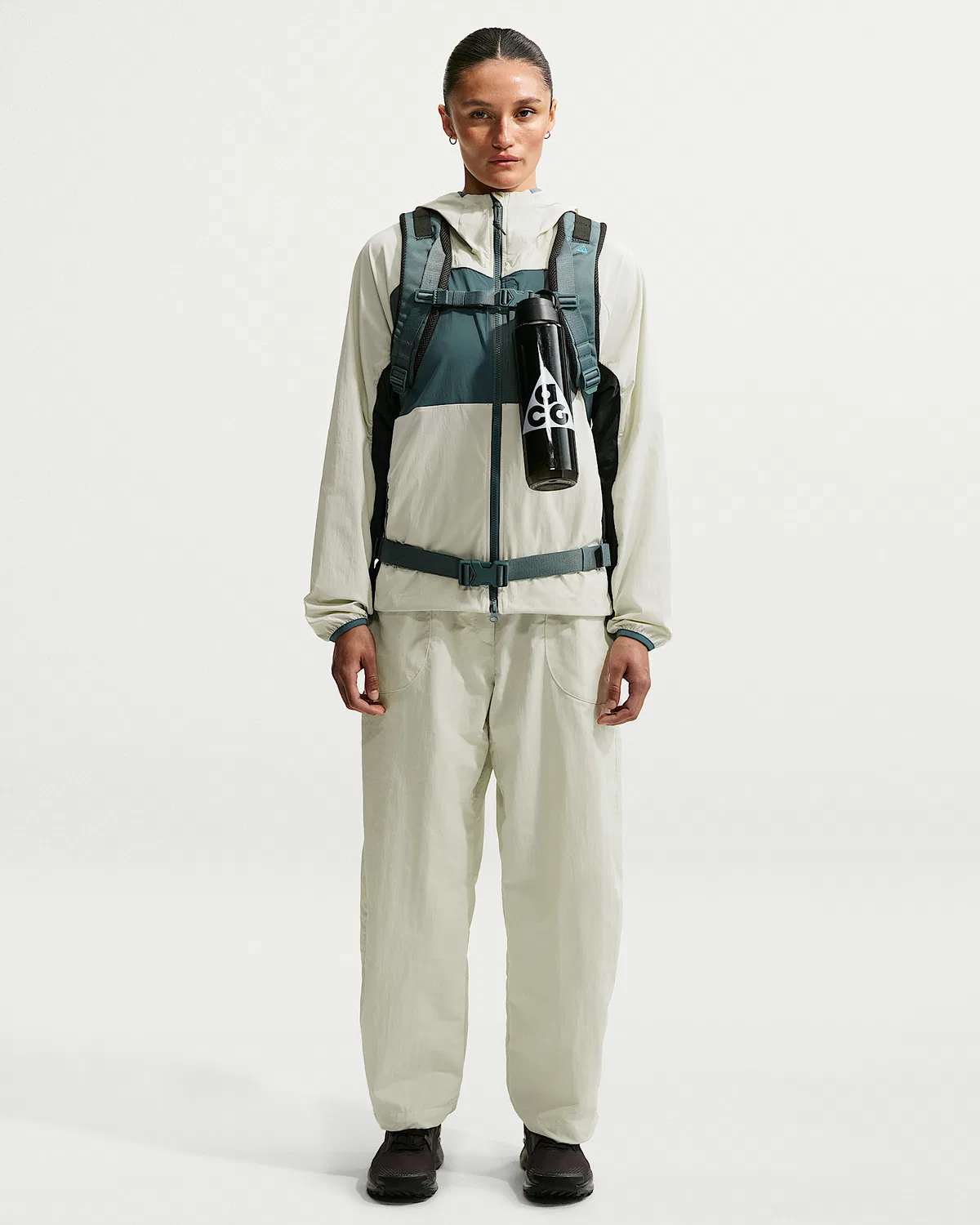 Женская куртка Nike ACG "Five Towers" с защитой от УФ, Sea Glass/Black Spruce/Mineral Slate/Summit White — фото 4