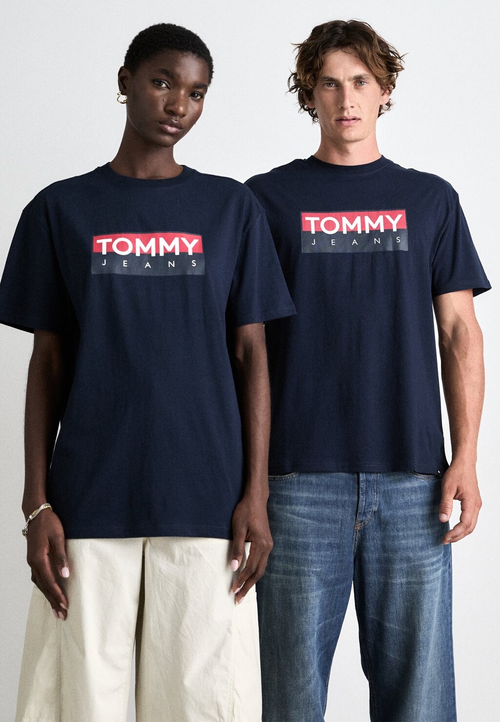 

Футболка с принтом ENTRY TEE UNISEX Tommy Jeans, темно-синий