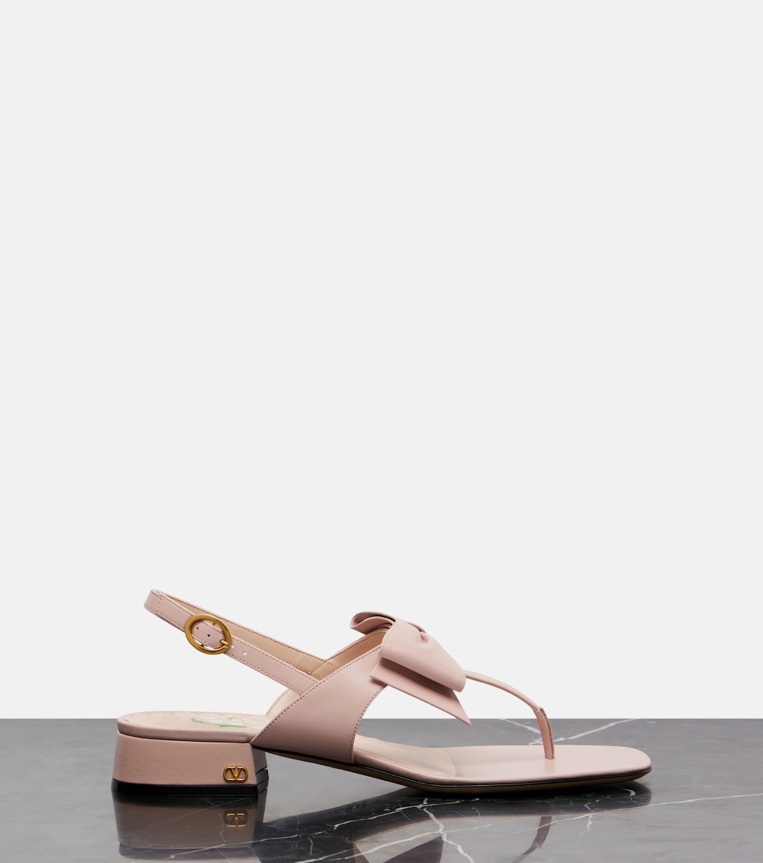 Боуов 25 кожаные сандалии-танга Valentino Garavani, Water Rose — фото 4