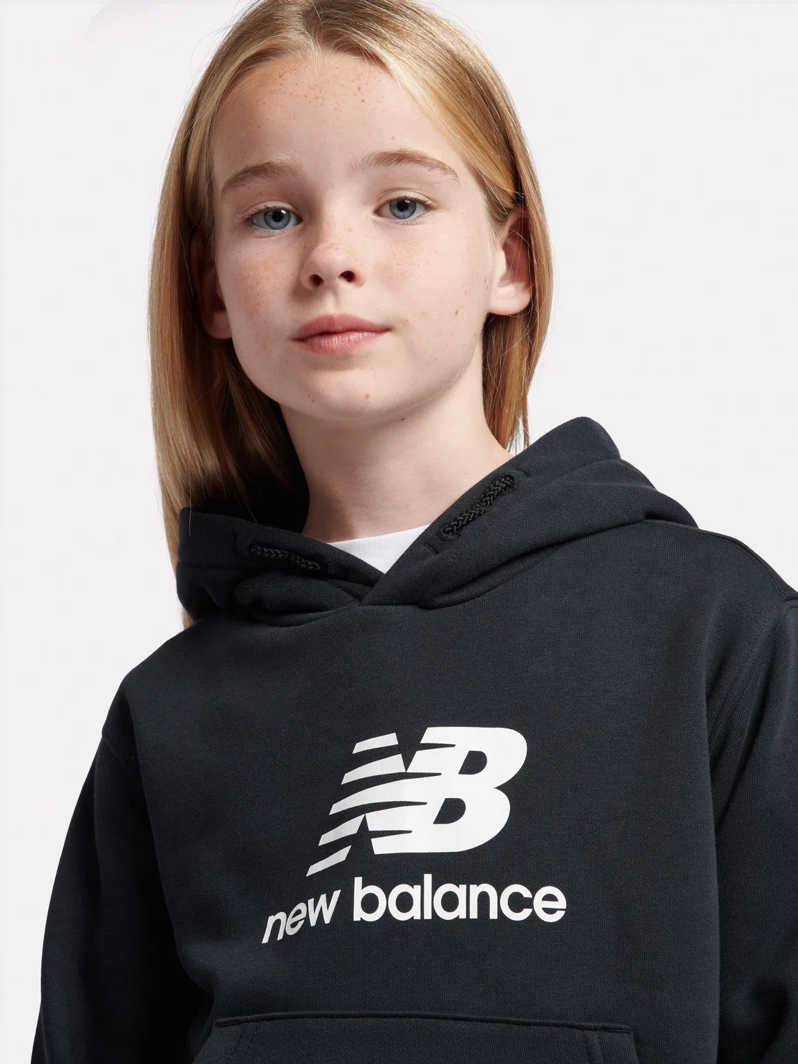 Худи New Balance Black Brush Back Stacked Logo, черный — фото 4