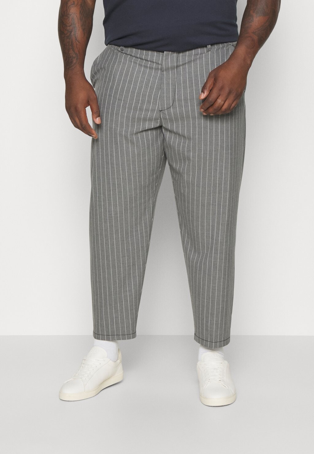 

Брюки RRTRAVIS PANTS PLUS Redefined Rebel, серый
