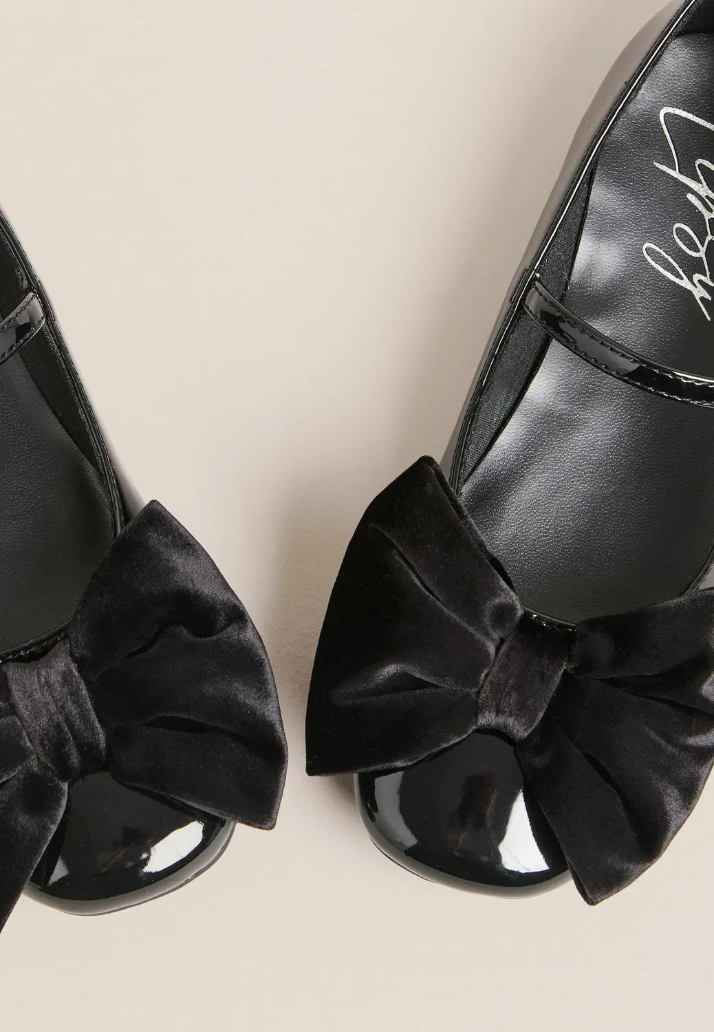 Балетки с бархатным бантом и ремешком на щиколотке Lipsy, Black Patent Faux Leather — фото 4