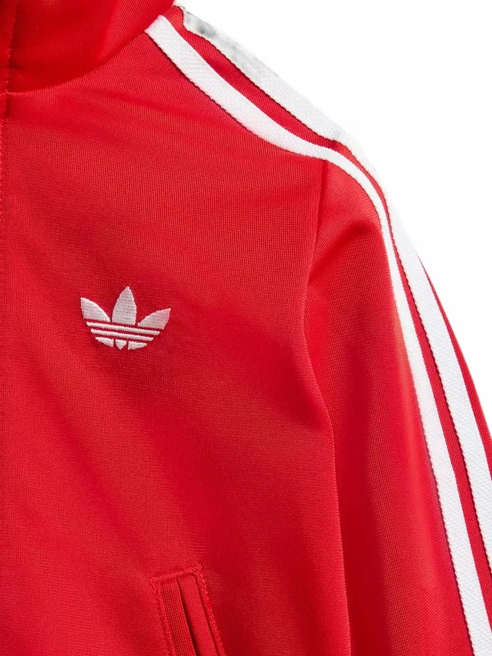 Спортивный костюм с принтом Disney и боковыми полосками Adidas Kids, красный — фото 3