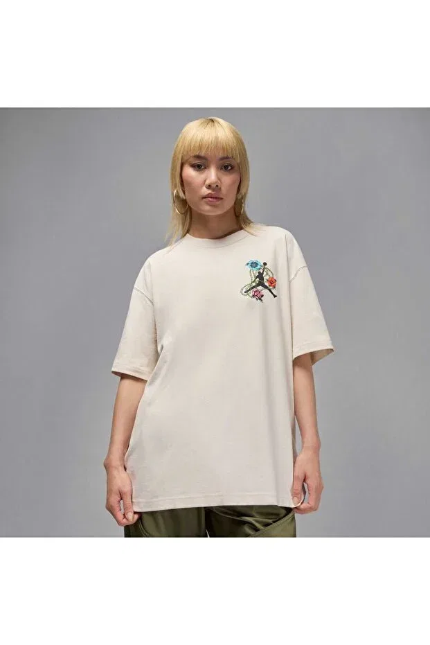 Женская футболка свободного кроя Jordan Flight Oversized Graphic T-Shirt Nike, Nude Color — фото 2