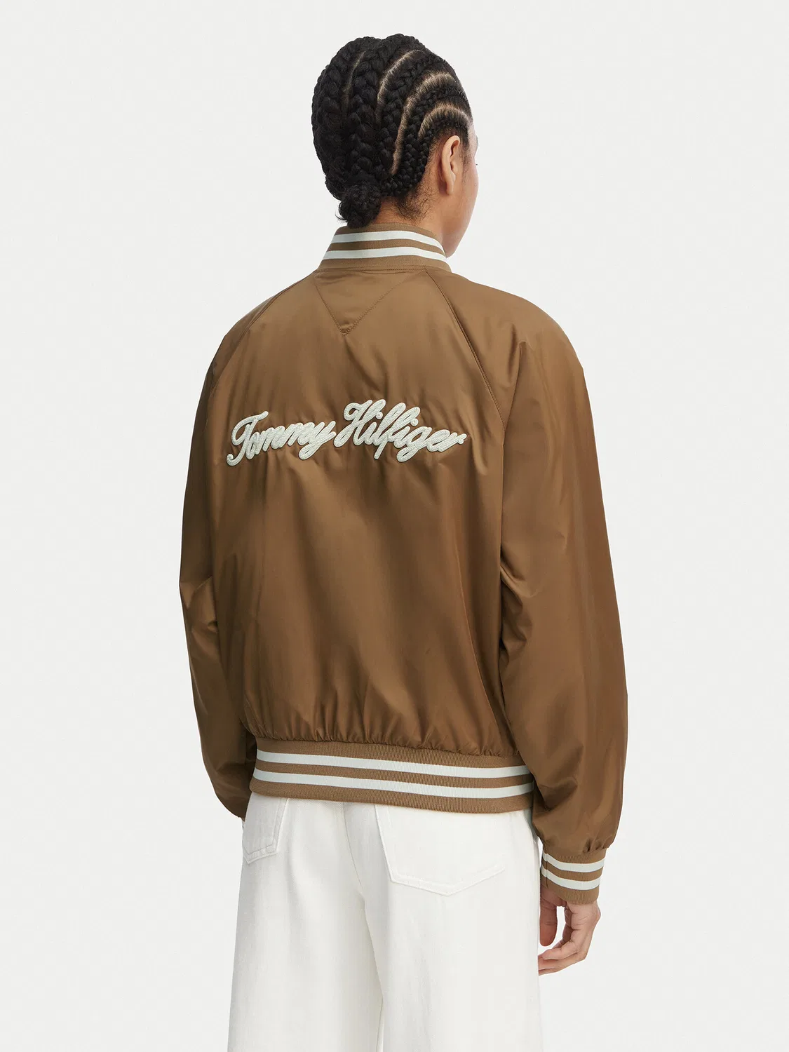 Женский бомбер стандартного кроя Logo Appliqué Tommy Hilfiger, светло-коричневый — фото 3