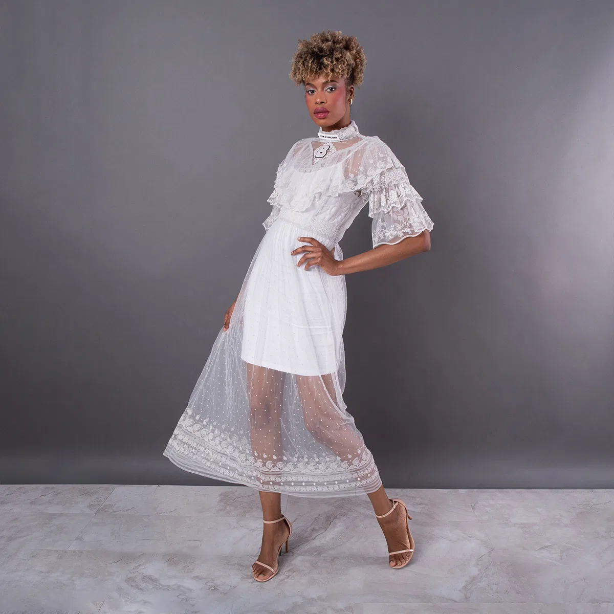 Платье длинное кружевное Ladies Light Pebble Grey Long Lace Dress Burberry, Light Pebble Grey — фото 2