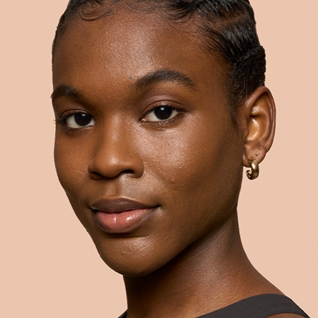 Стойкая основа с увлажняющим эффектом Bobbi Brown Weightless Skin Foundation SPF 15, Almond 30 ml — фото 4