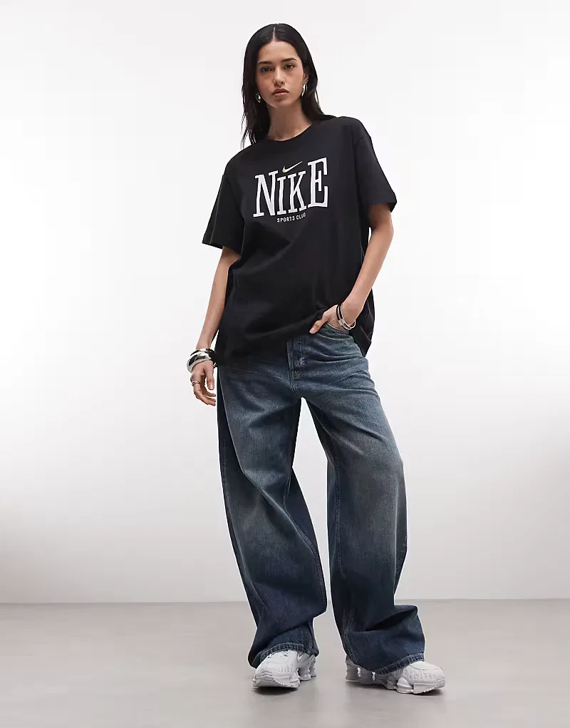 Классическая объемная футболка Nike с графическим принтом, черный — фото 2