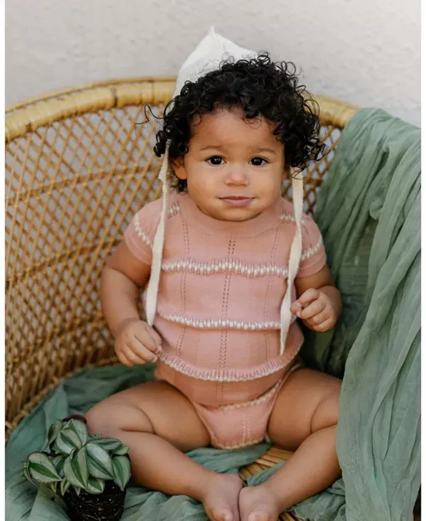Детский комплект для девочек с вязаным принтом Looms Holland Collection Wave Knit 2 Piece Set Ely'S & Co., Pink/Ivory — фото 2
