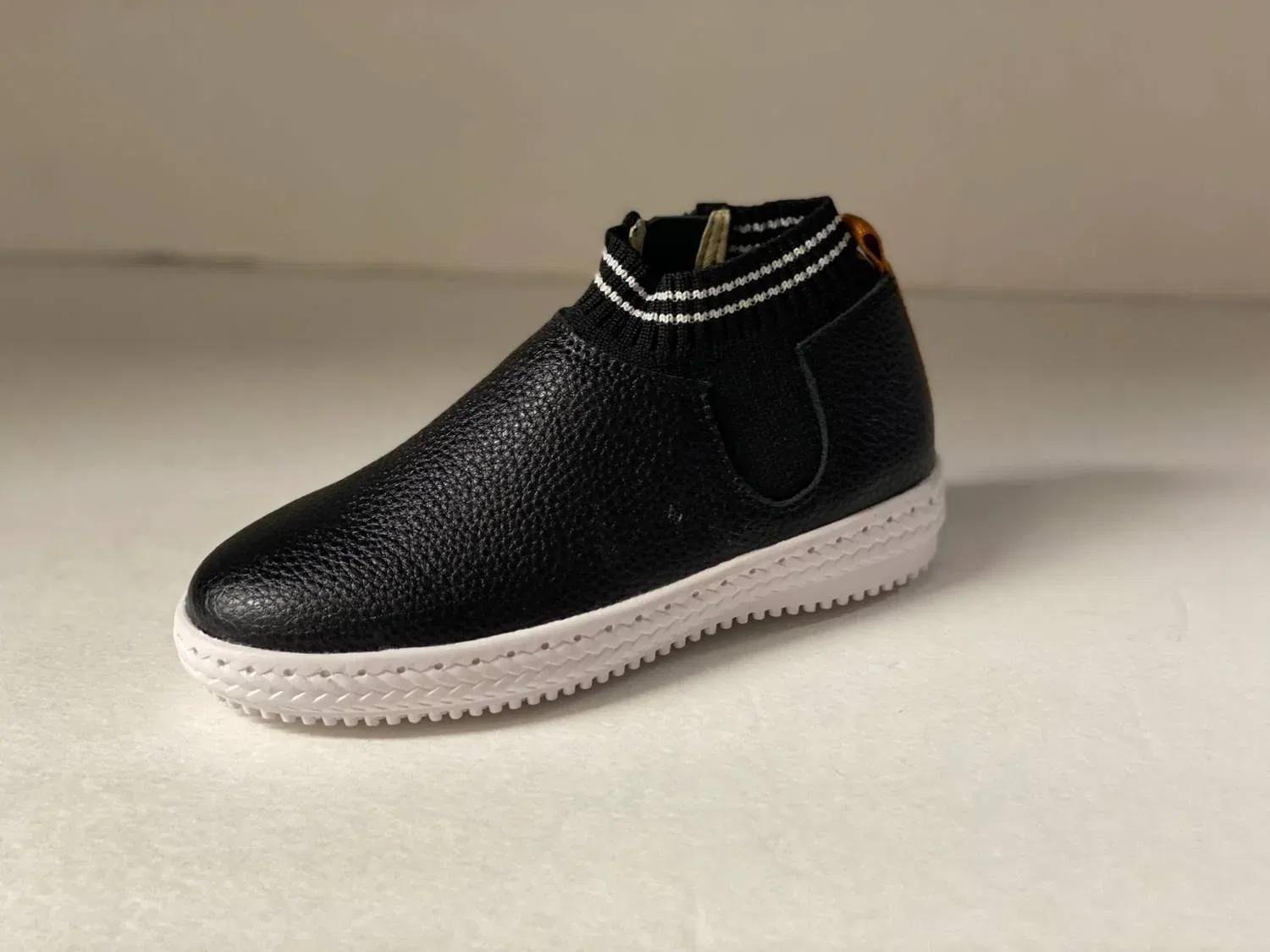 Детские кроссовки с текстурированной кожей Basil Ankle Boutaccelli, черный