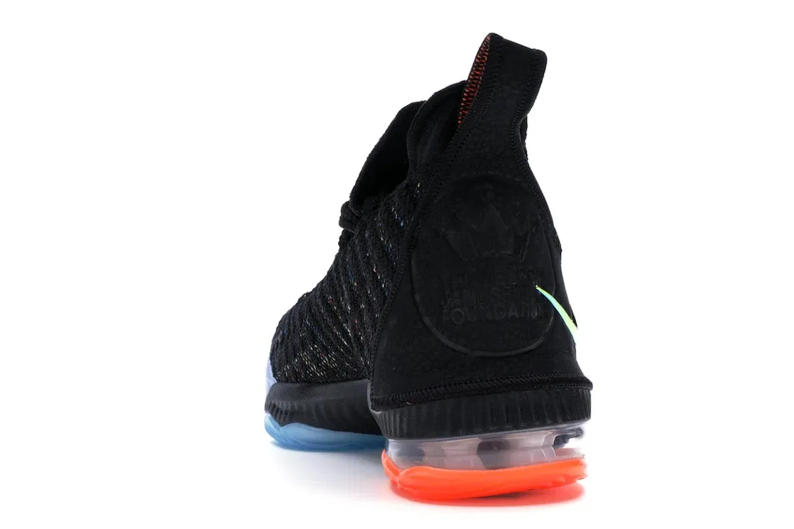 Детские кроссовки для мальчиков баскетбольные Nike LeBron 16, Black/Hyper Crimson-Photo Blue-Metallic Silver — фото 4