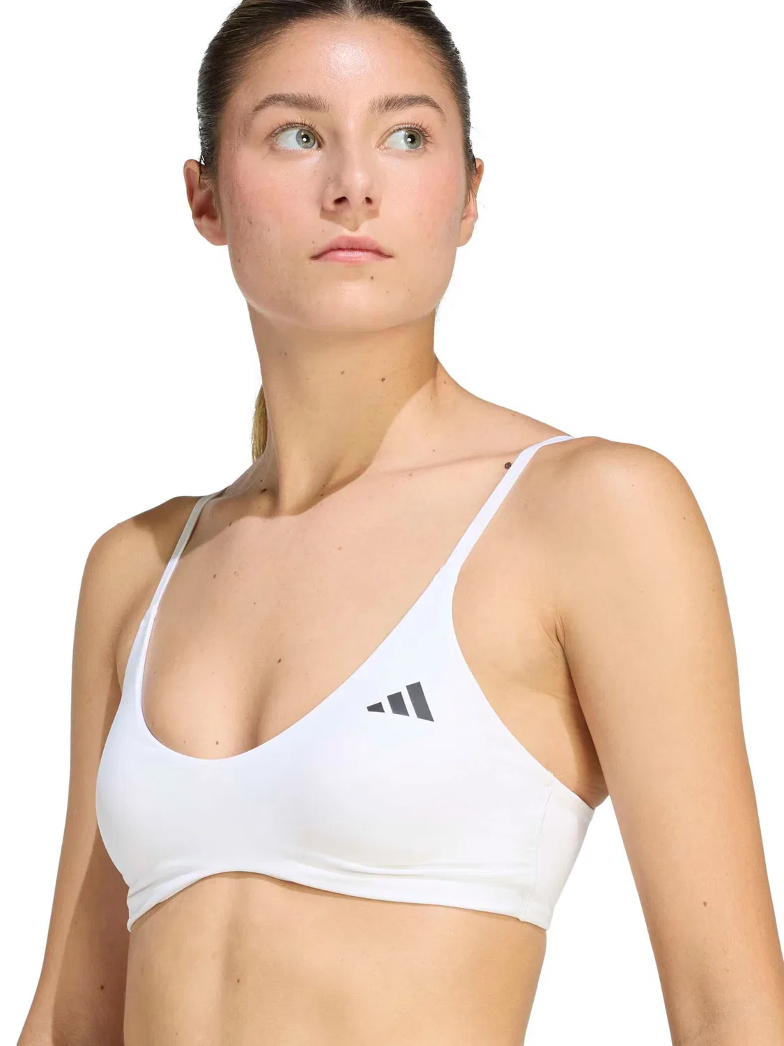 Спортивный бюстгальтер-бралетт Adidas Performance OPT ESS белого цвета — фото 2