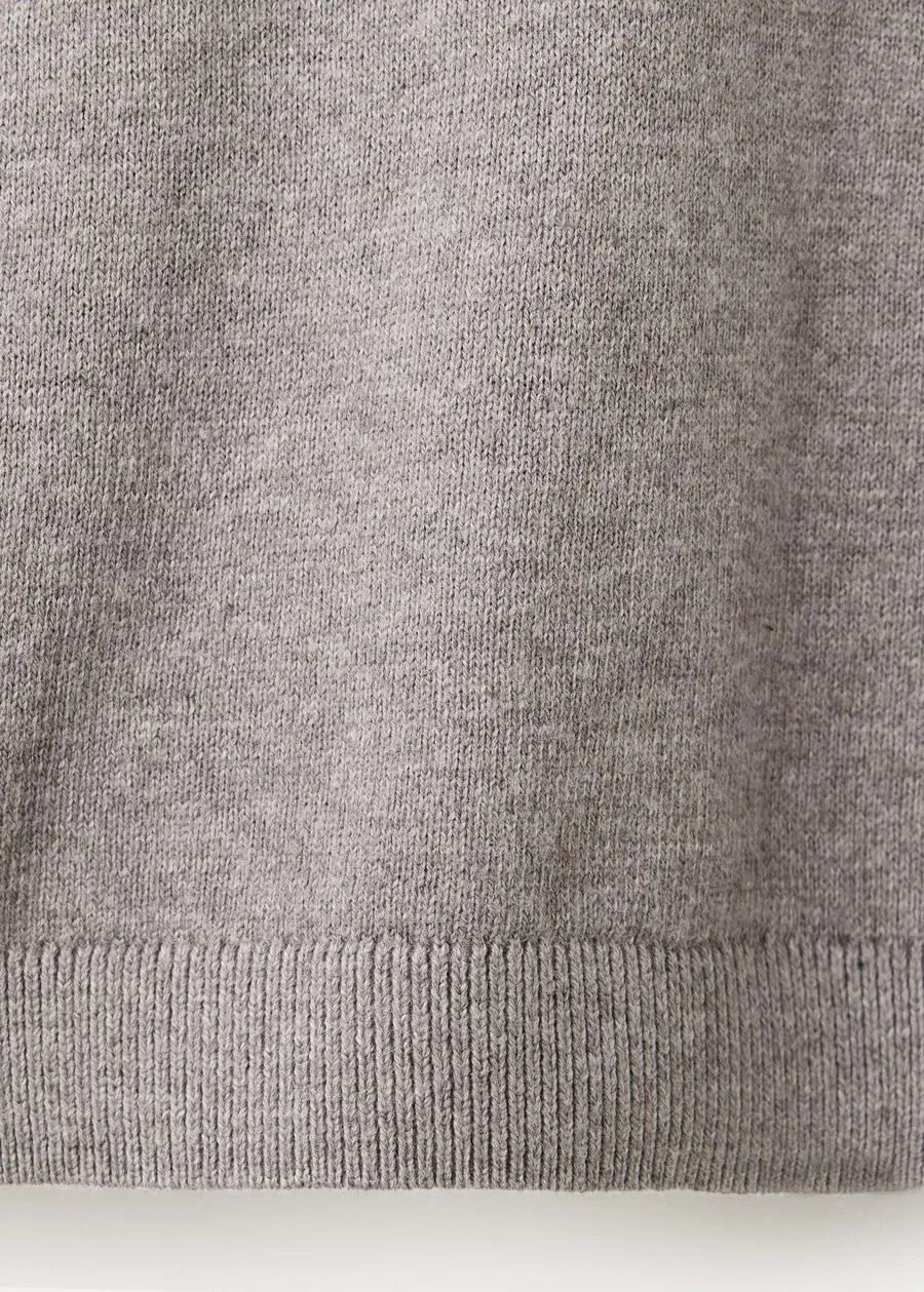 Детский свитер MANGO KIDS 'HUGO' серого цвета — фото 4
