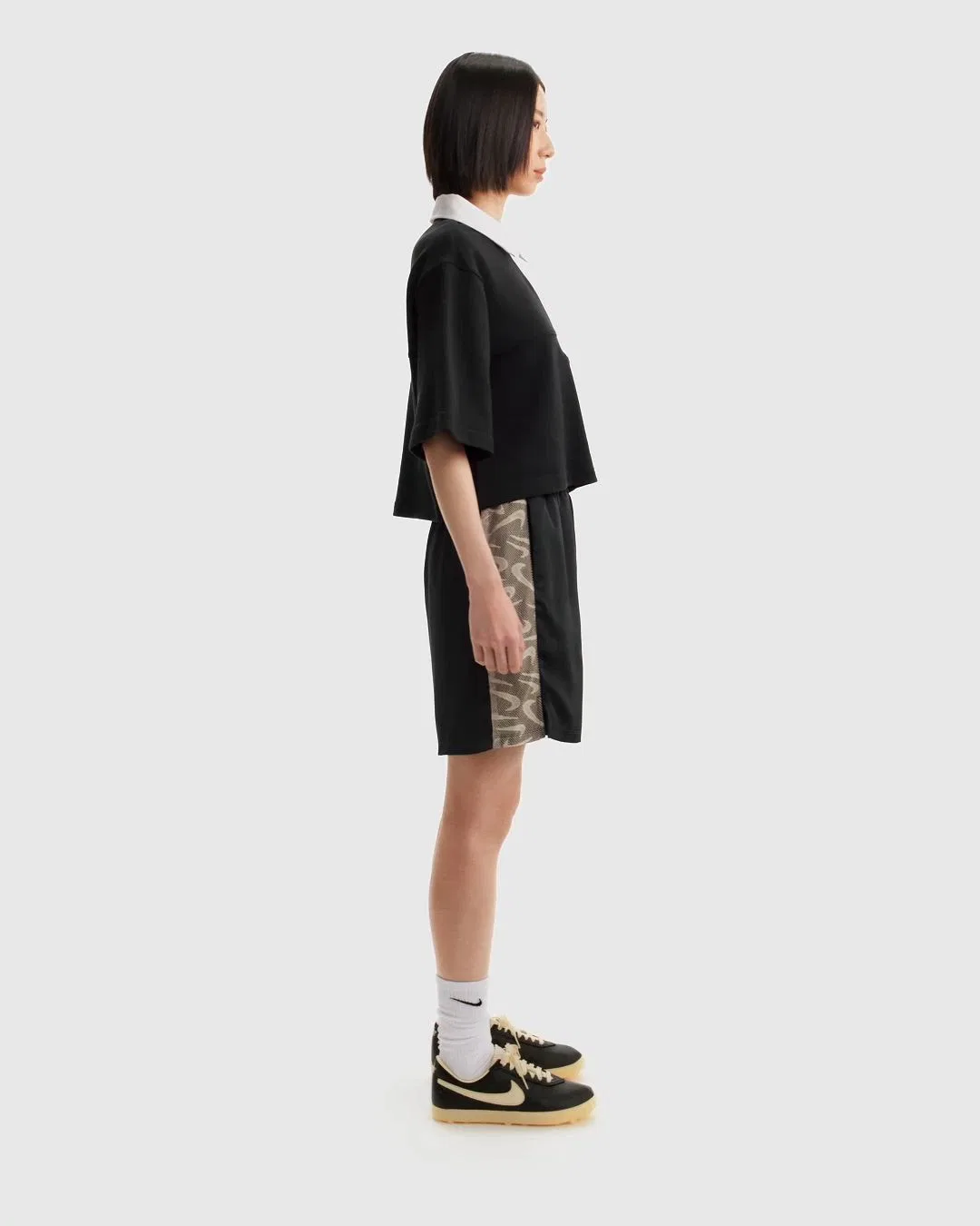 Женские шорты свободного кроя с кружевным принтом Nike Sportswear Chill Lace, Black — фото 2