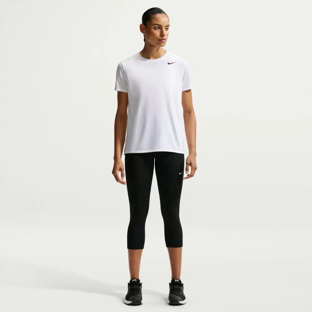 Женская футболка с технологией Dri-FIT Nike, Blanco — фото 2