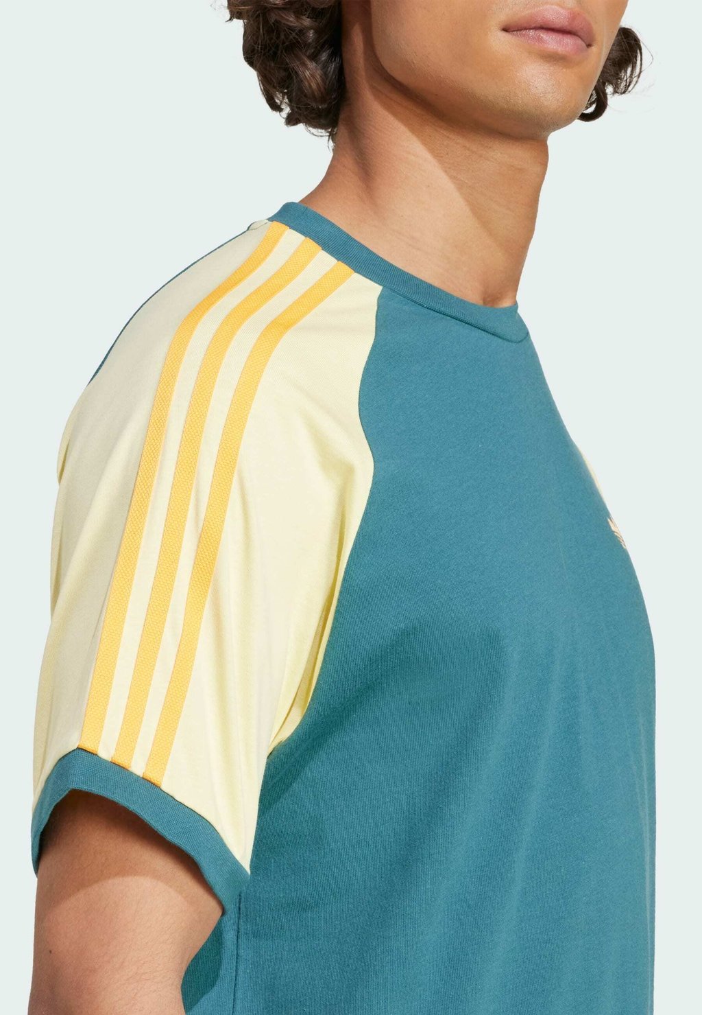 Футболка с принтом CALI TEE Adidas Originals, зеленый — фото 4
