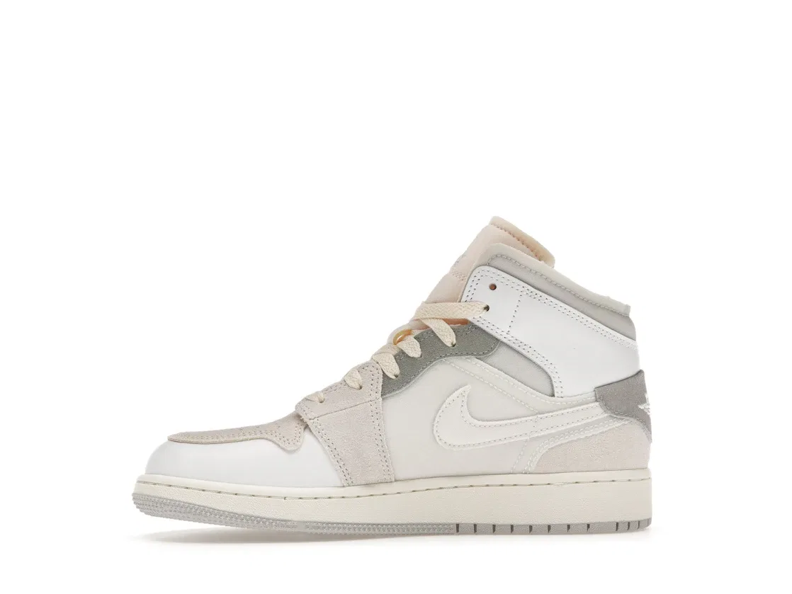 Детские кроссовки с реверсивным слоем Jordan 1 Mid SE Craft Inside Out White Grey, White/Phantom Grey/Sail/Orange — фото 3