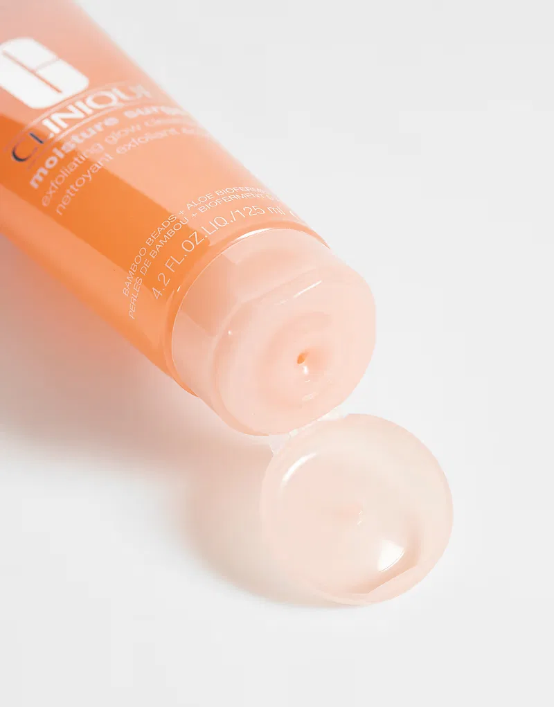 Очищающее средство для лица Clinique Moisture Surge Exfoliating Glow Cleanser — фото 4